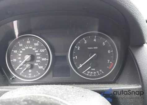 2015 BMW X1 xDrive28I z USA, uszkodzony, nr VIN WBAVL1C52FVY39697